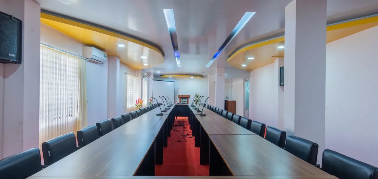 Long conference table in the seminar hall