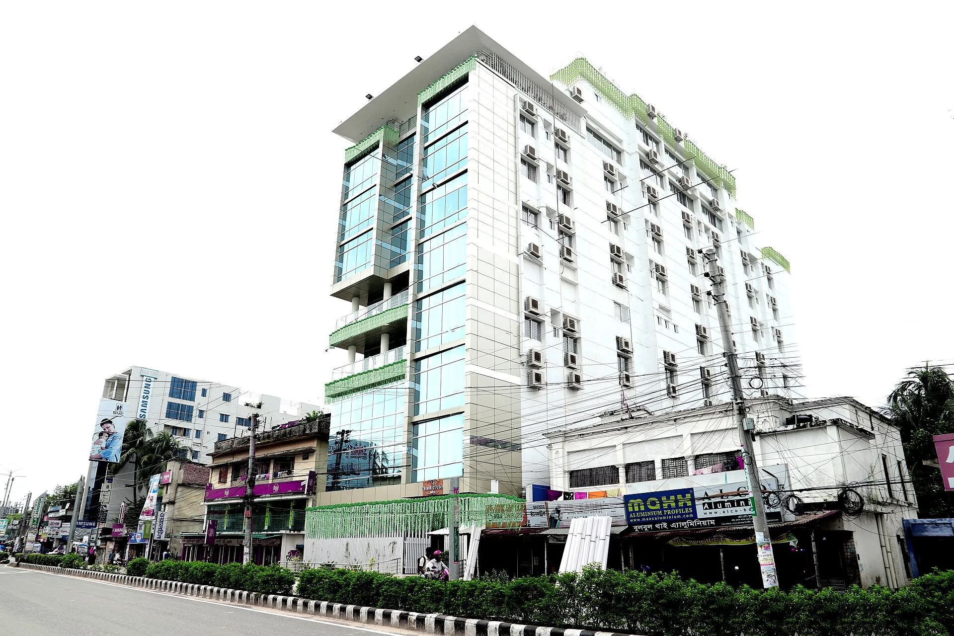 Shahid Palace is a hotel in Chuadanga City.