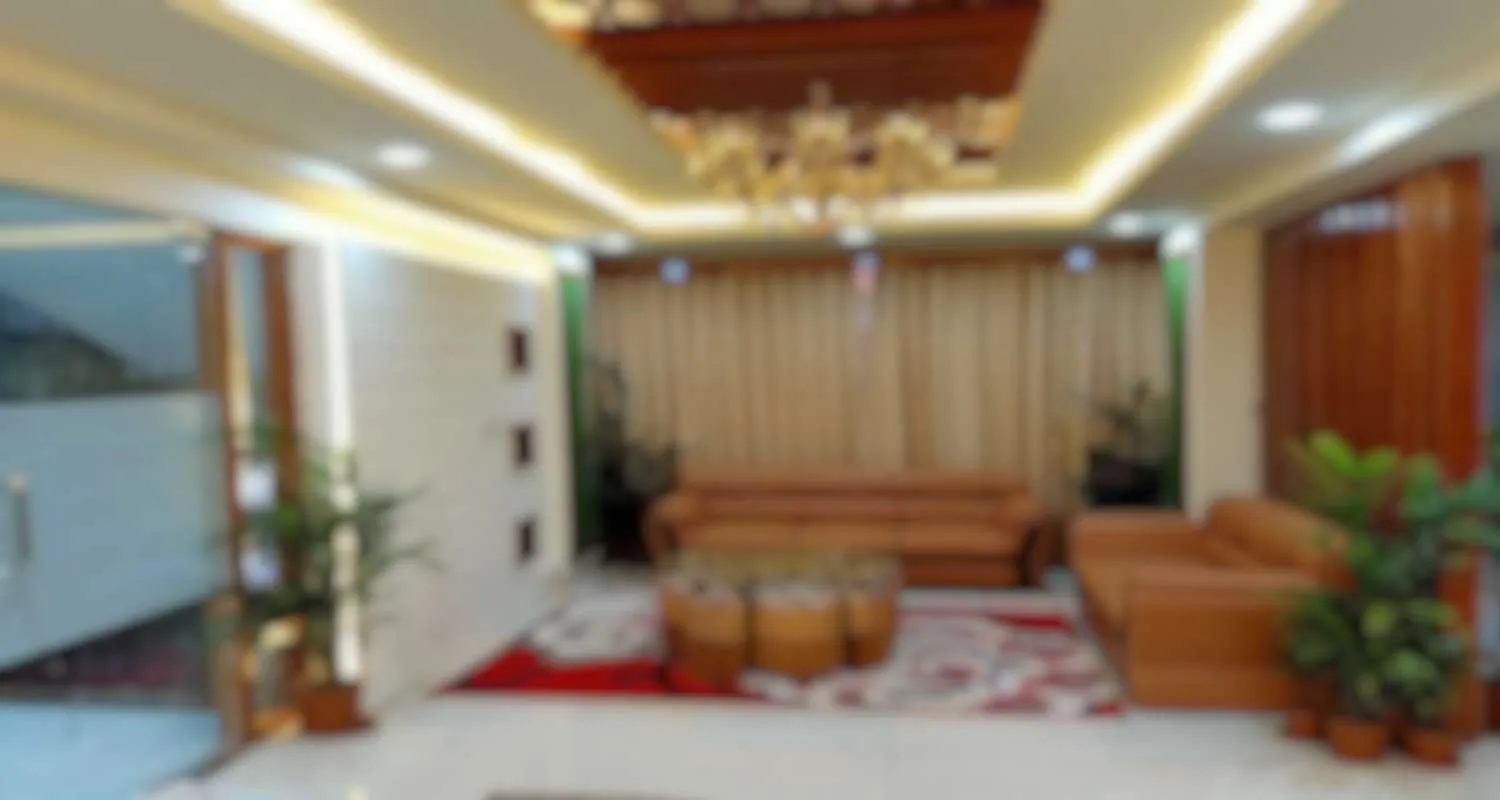 Lobby lounge at Hotel Grand Circle Inn